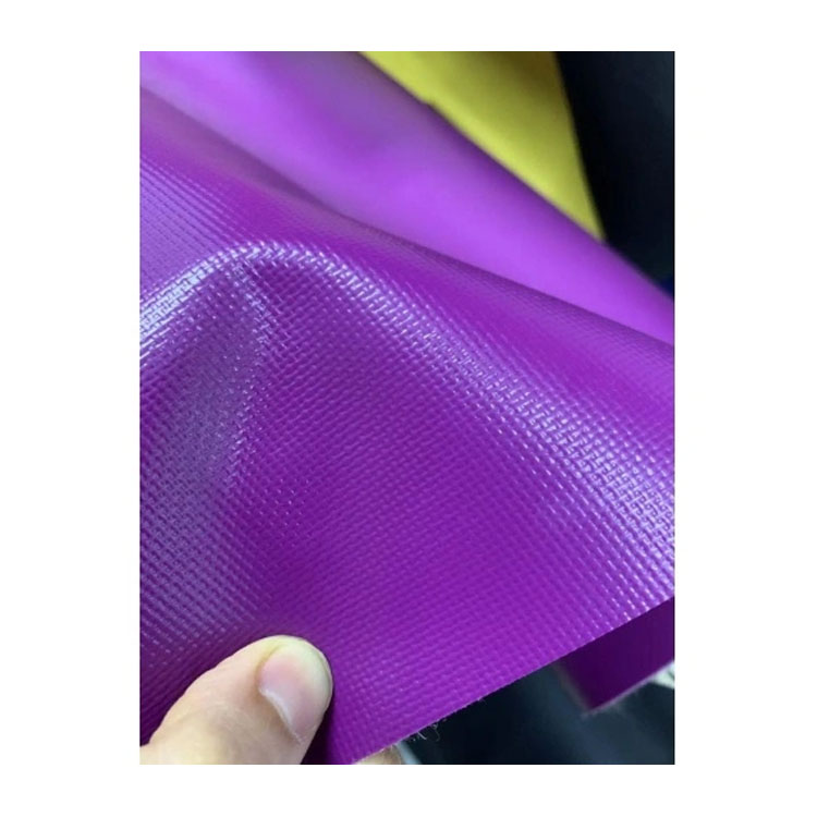 Quid PVC Tarpaulin et quid commoda?